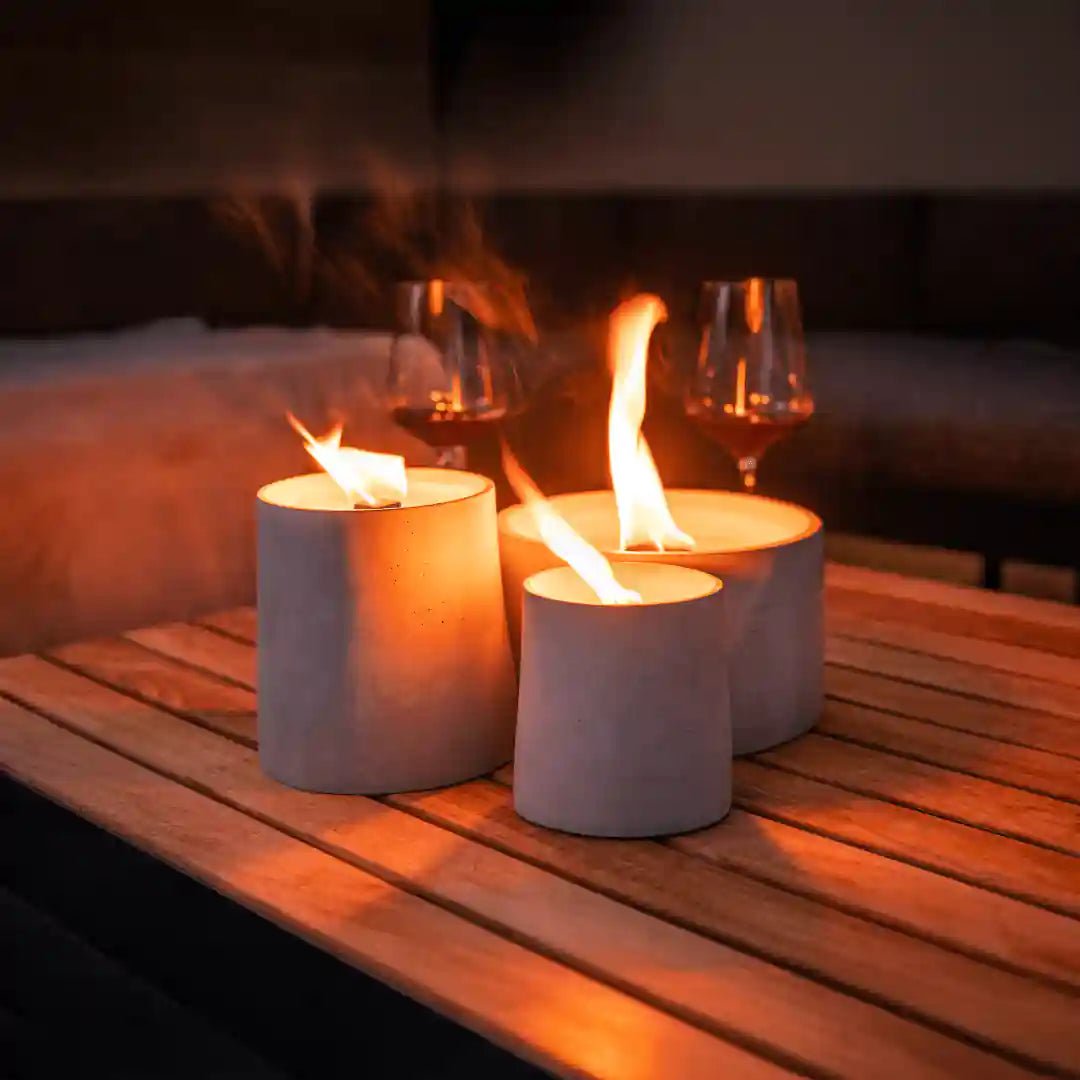 Dauerfeuer CLARUS Kerzen im 3er Set von Manubeton, elegante Kerzen mit flackerndem Licht, ideal für stimmungsvolle Beleuchtung