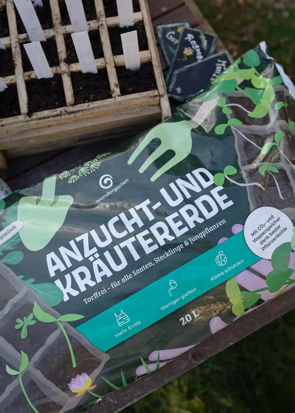 Organische Erde für Anzucht und Kräuter, 20L, Semenlina Wundergarten, nährstoffreiche Pflanzerde, ideal für Garten- und Küchenkräuter