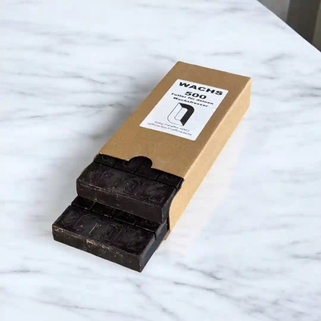 Nachfüllwachs "Schokoladentafel" von Manubeton, 500g, zeigt eine braune Wachsplatte für kreative Projekte.