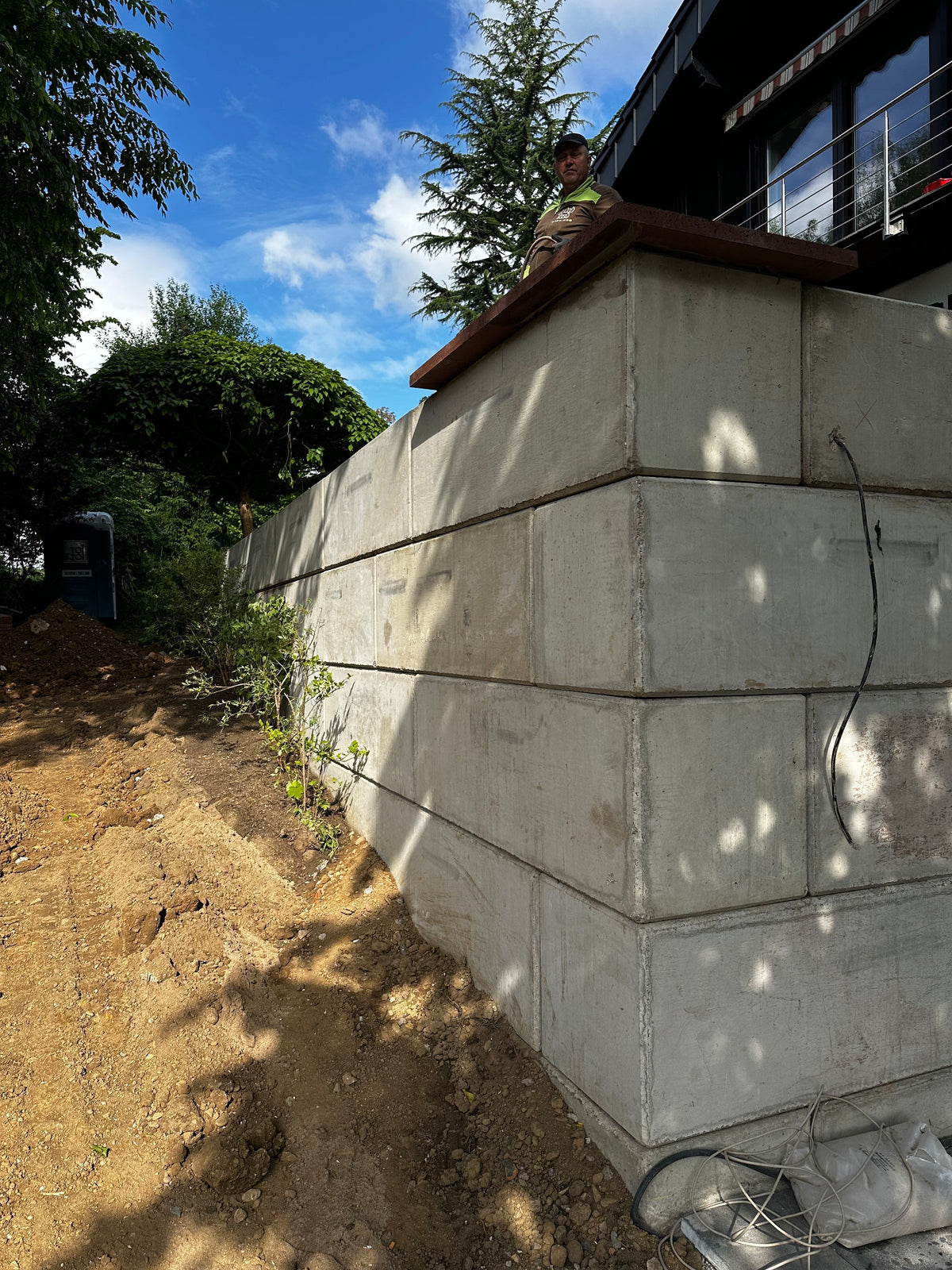 Stützmauer im Garten: Bauweisen, Optik und Bepflanzung