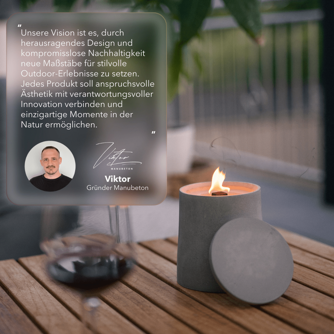 Manubeton Dauerfeuer CLARUS Outdoor Kerze in elegant Glasvase, warmes Licht, perfekt für draußen, stimmungsvoll und stilvoll.