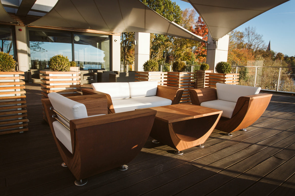 NARIE Outdoor Sofa mit Sessel auf der Terrasse
