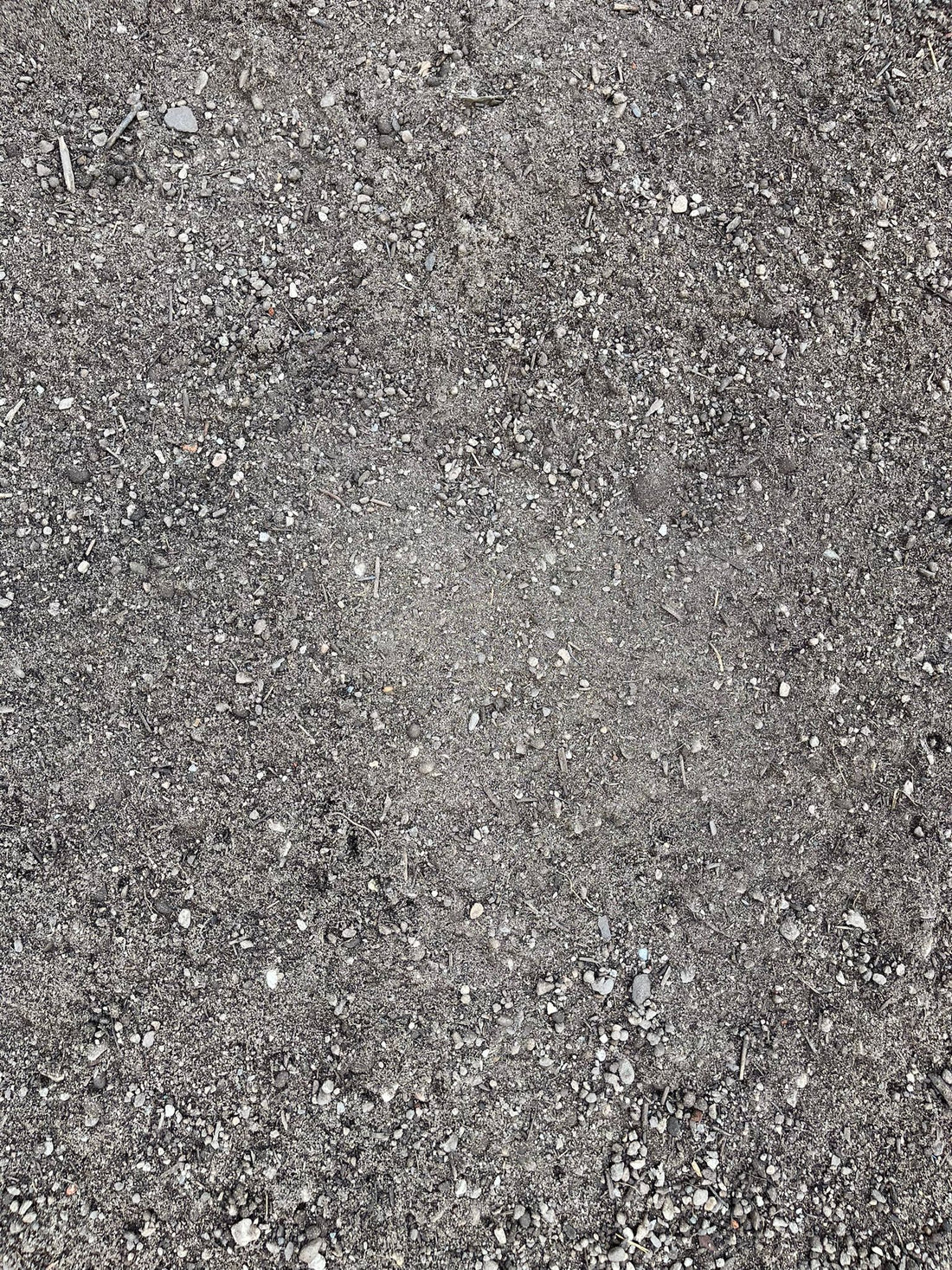 Pflanz- und Rasensubstrat aus Humus, Kompost und Sand