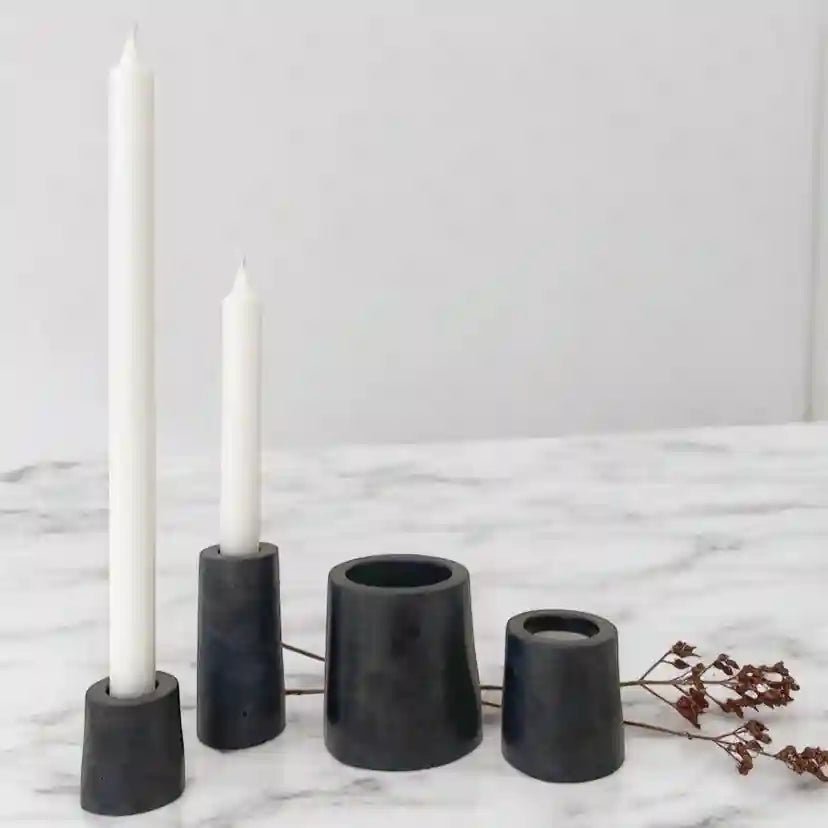Zwei Teelichthalter GEMMA von Manubeton aus Beton, stilvolle runde Kerzenhalter für Teelichter, modernes Design, neutrale Farbgebung