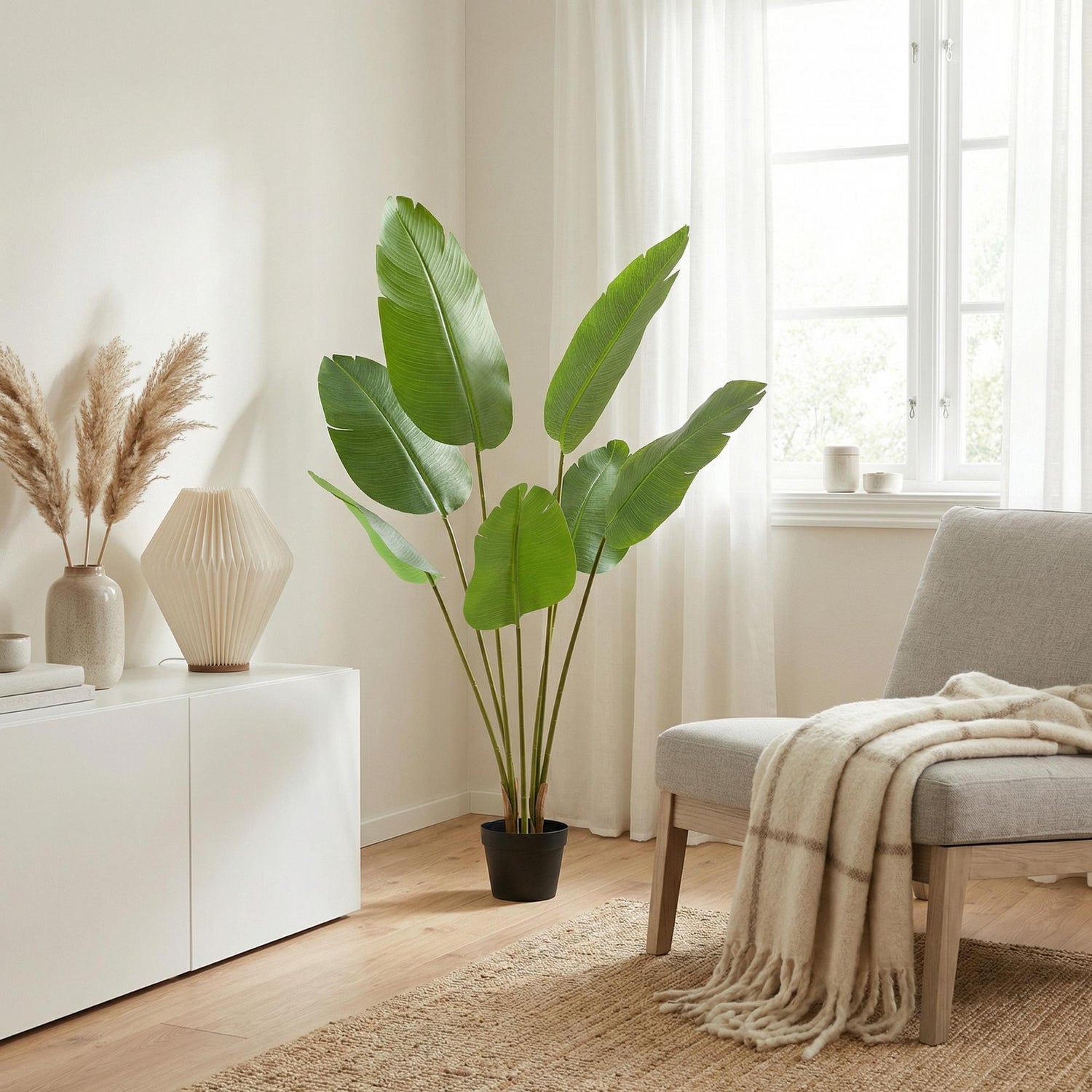 Kunstpflanze Strelitzia Nicolai von Everspring, Paradiesvogelblume, in verschiedenen Größen, detailreiche grüne Blätter.