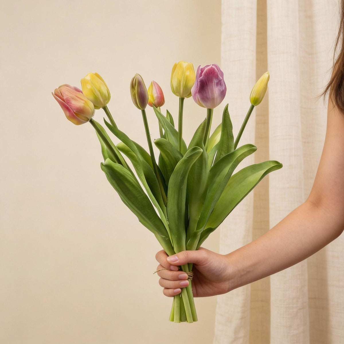 Kunsttulpen im Tulpenstrauß, 7 Stiele, 42 cm, real touch, sanfter Frühlingslook, Everspring.